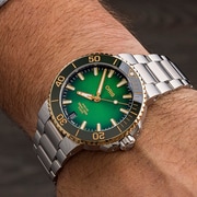 Aquis Date Calibre 400 - 01 400 7769 6357-07 8 22 09PEB | Oris